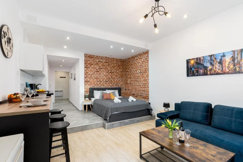 Image of Yellow Window Apartment