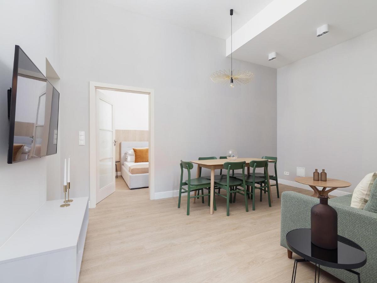 Image 3 of 4 Bedroom Apartment – Main Square