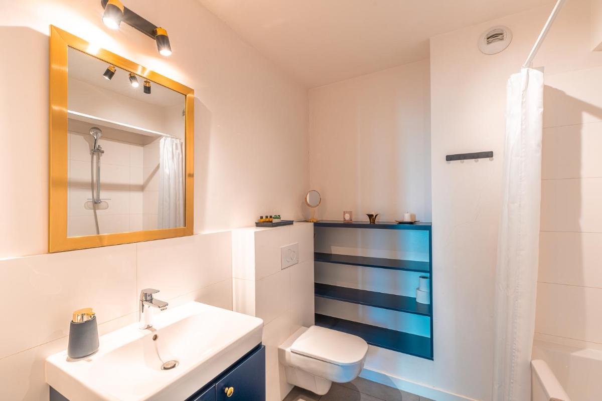 Image 2 of Apartament Chmielna Gold