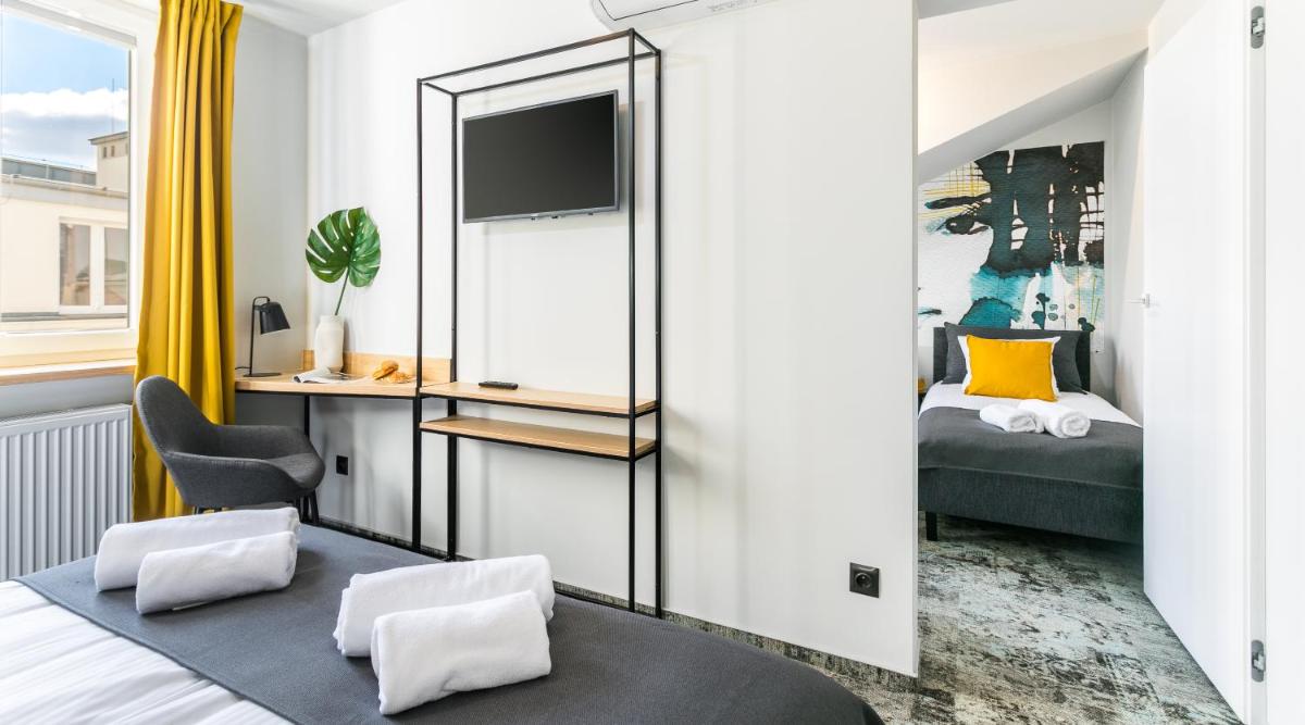 Image 4 of Camera Apartments