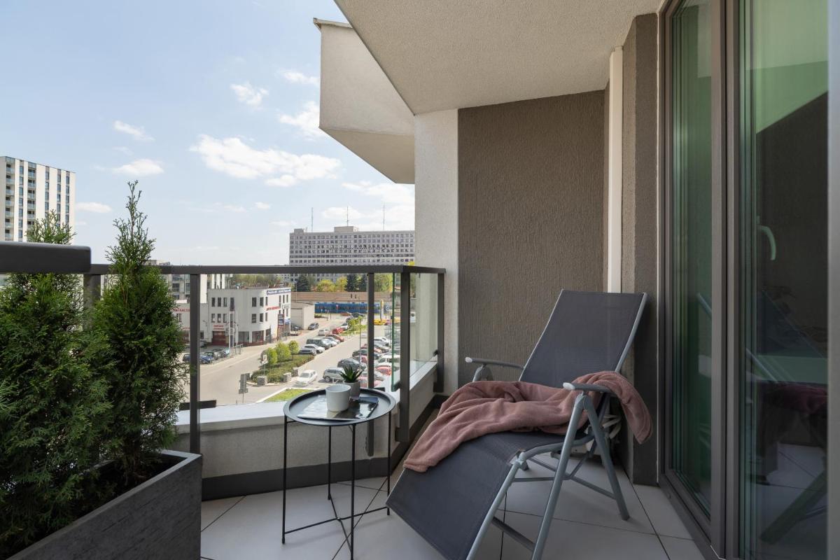 Image 3 of City Centre & Modern Quiet Apartment with Parking by Renters Prestige