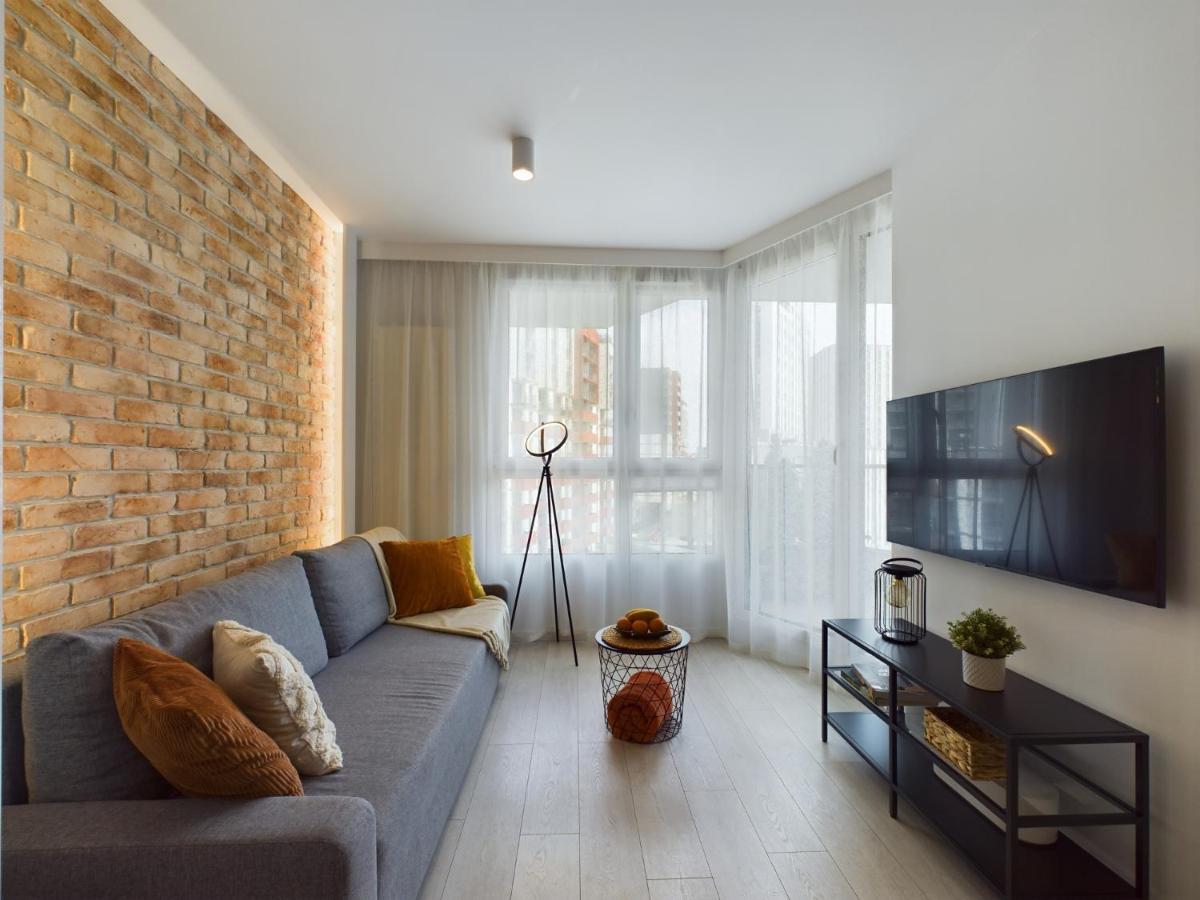 Image 4 of City Centre & Modern Quiet Apartment with Parking by Renters Prestige