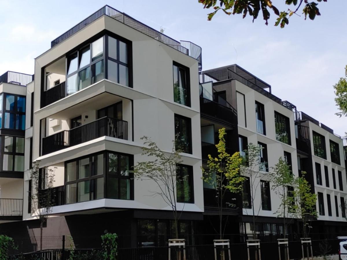 Image 6 of Deluxe Industrial Apartment free Parking, Swimming Pool, Sauna & Gym
