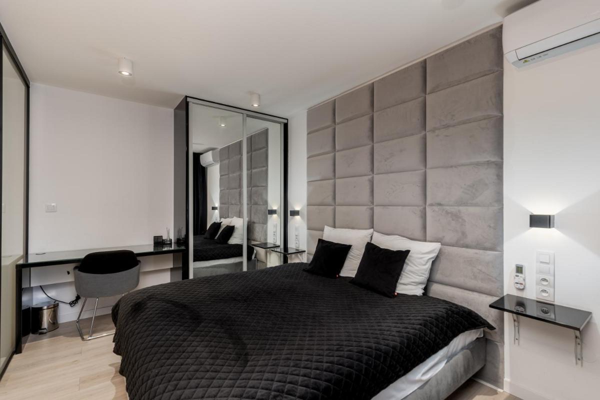 Image 1 of Diamonds Apartment