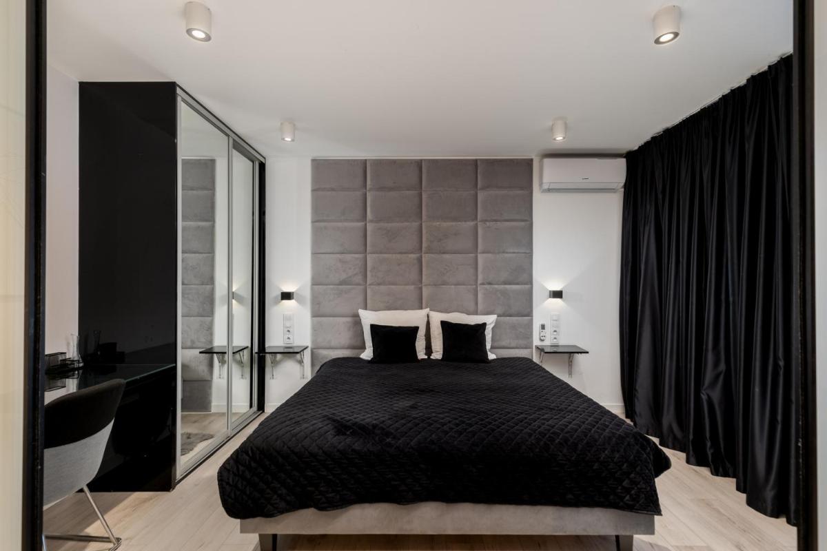 Image 6 of Diamonds Apartment