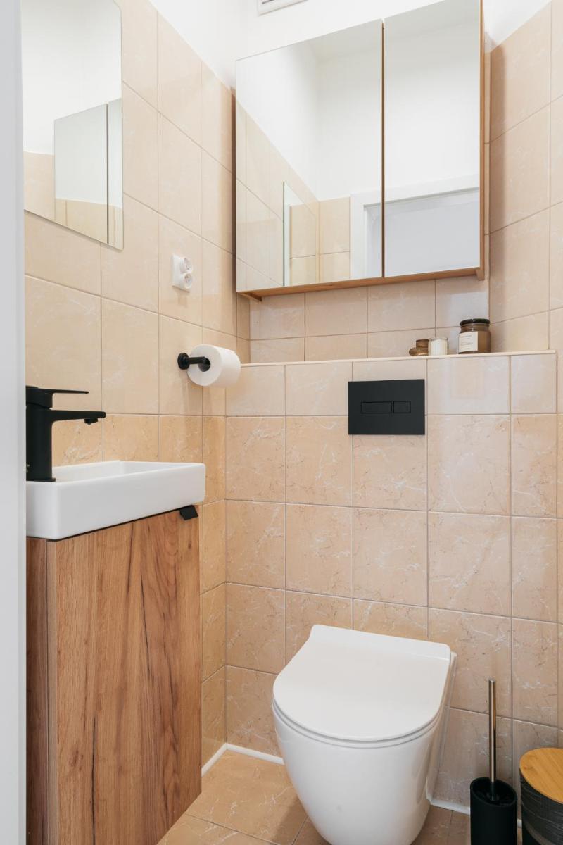 Image 3 of Dragonfly Old Town Apartment – LoftAffair