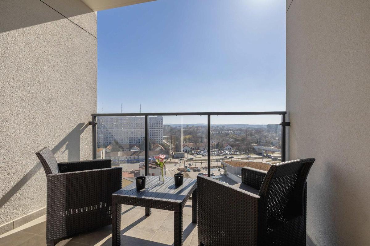 Image 3 of Elegant Apartment with Parking near Tauron Arena Kraków by Noclegi Renters