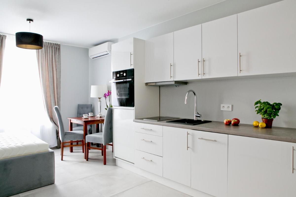Image 1 of Elegant City Center Apartment 7B