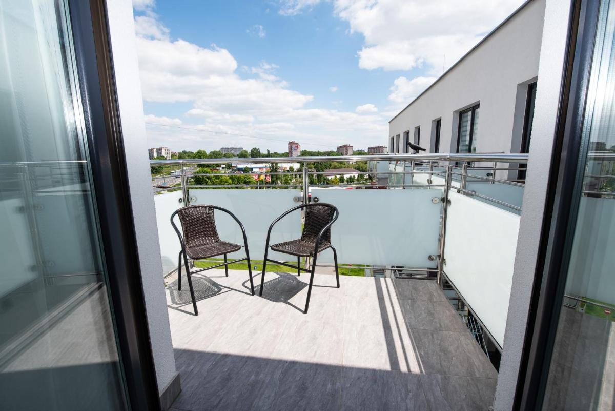 Image 2 of Estella Apartment