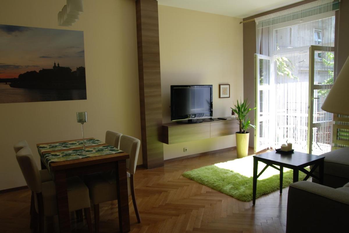 Image 4 of Excellent apartment with balcony