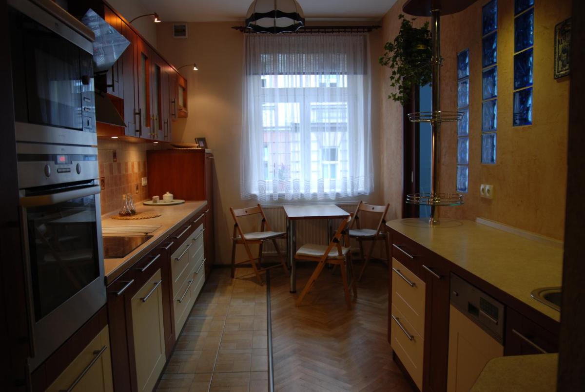 Image 3 of Excellent apartment with balcony