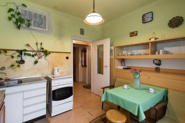 Image 3 of Feel The Old Socialist Style Apartment