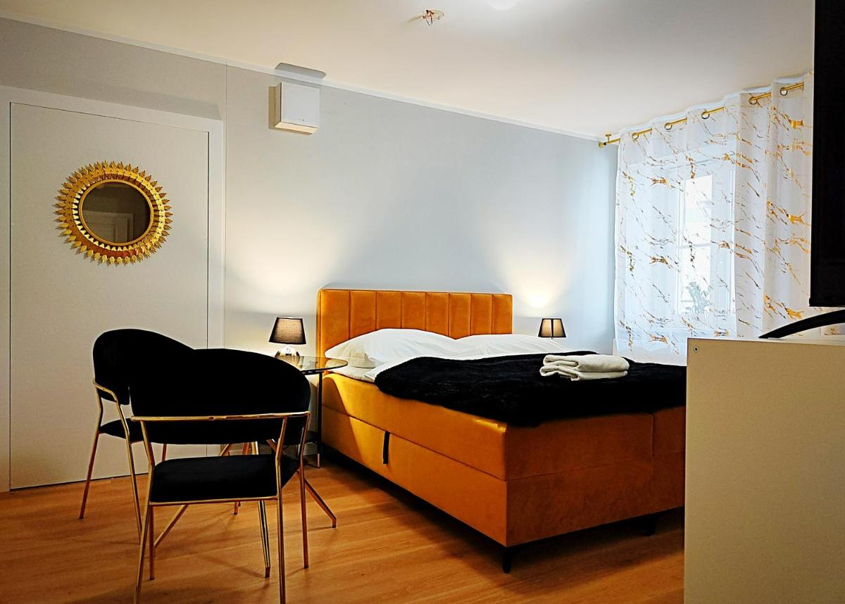Image 1 of Hugo Star Apartments