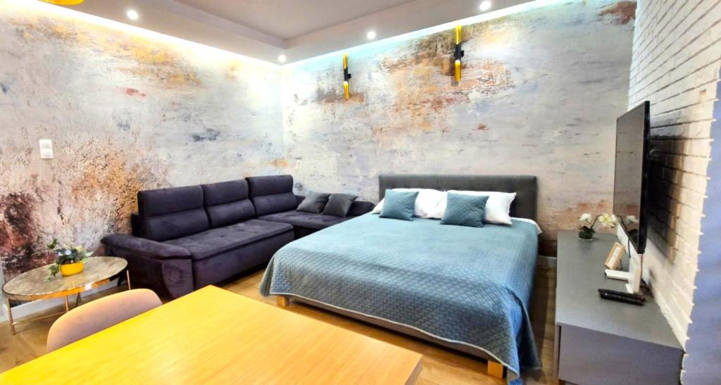 Image of LUXURY BLUE CASCADE studio DOWNTOWN balcony