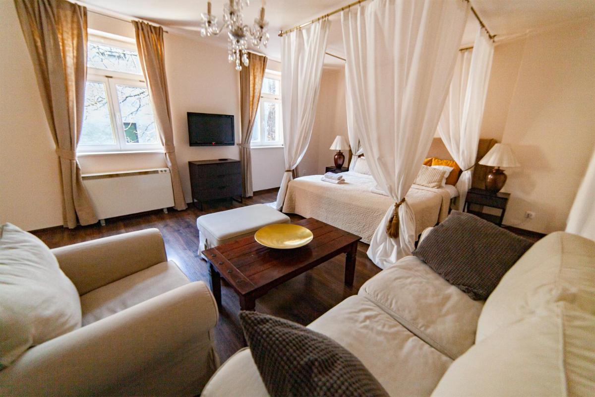 Image 4 of Lounge Apartments