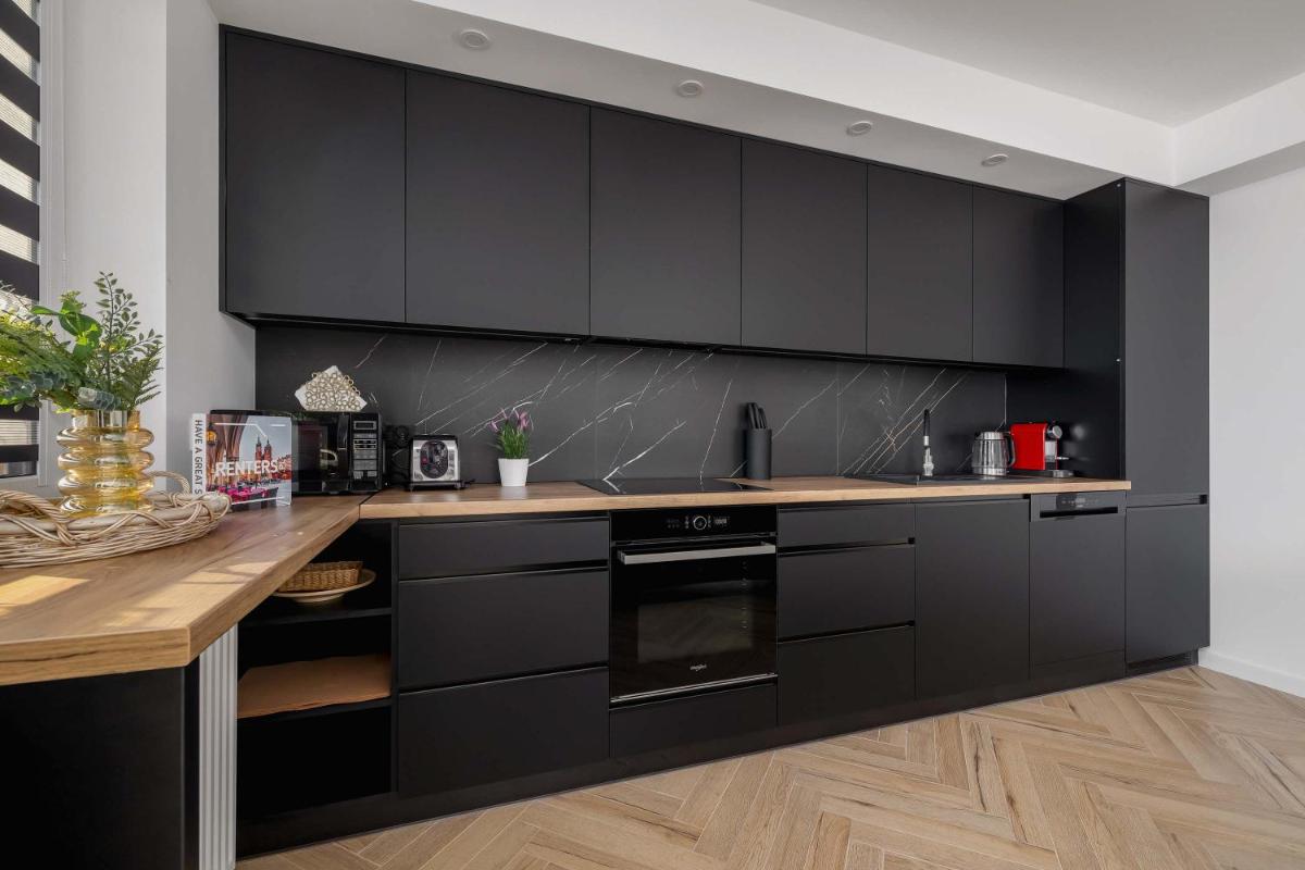 Image 4 of Luksusowy, Klimatyzowany Apartament w Krakowie z Biurkiem i Parkingiem by Renters Prestige