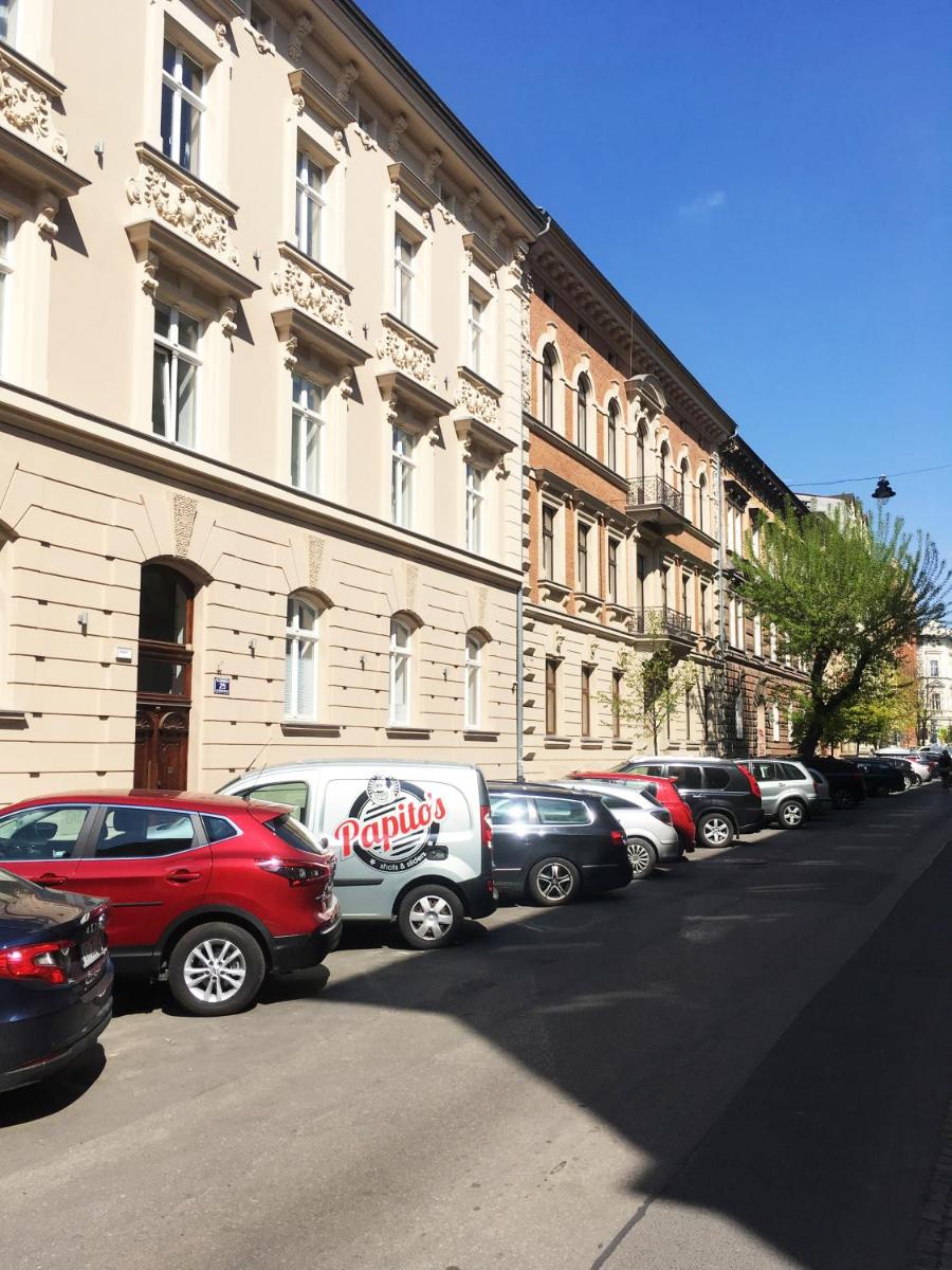 Image 5 of Luxury Gold Cracow City Centre 3min Main Sq Old Town