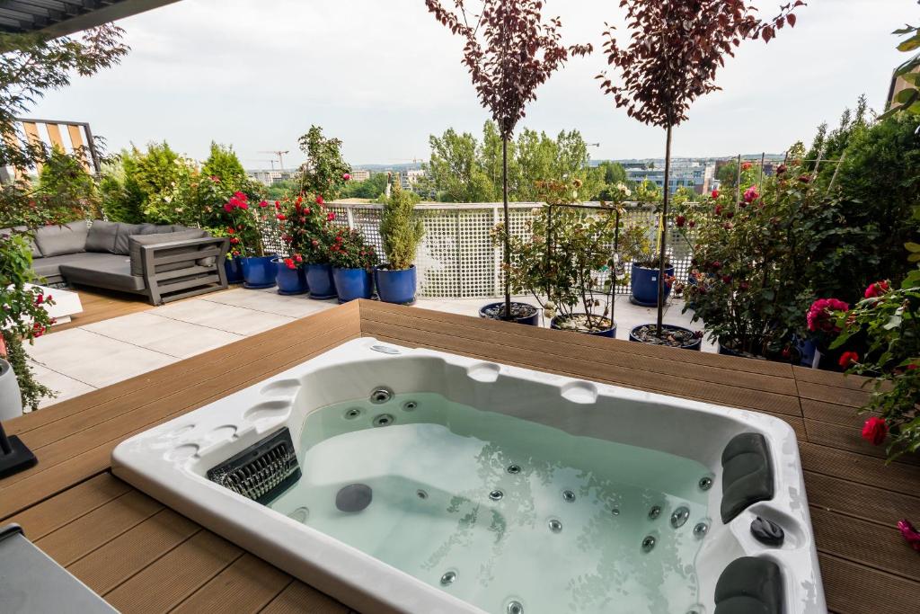 Image of Luxury penthouse with jacuzzi