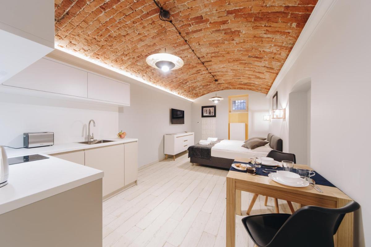 Image 3 of M1 Main Square Studio