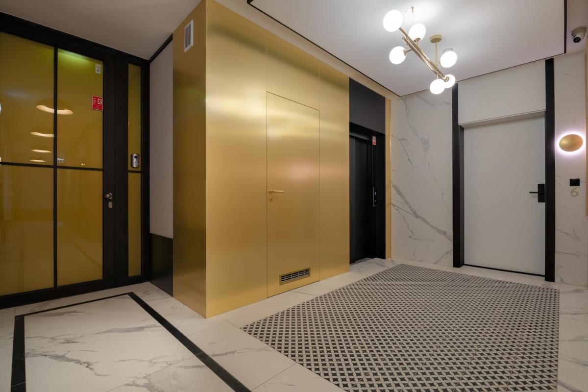 Image 4 of Metropolis Design Apartments