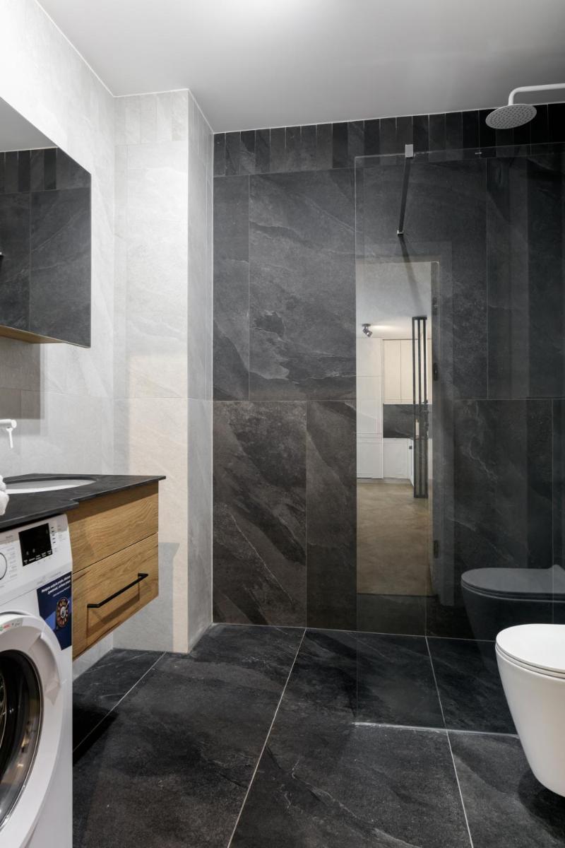 Image 3 of Metropolis Design Apartments