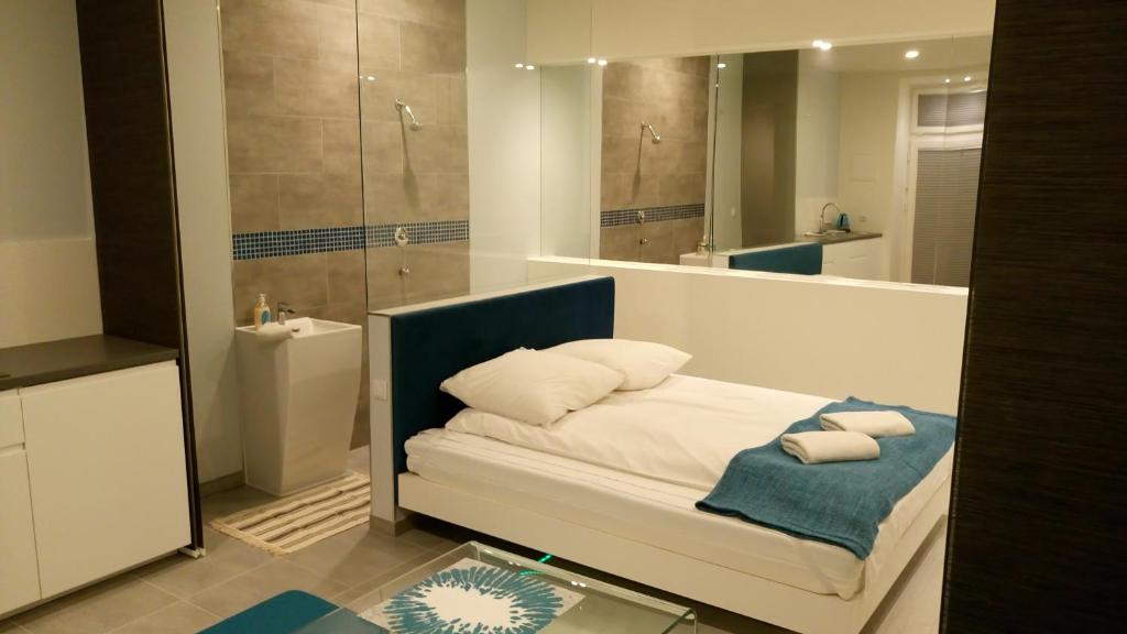 Image of Mirror Apartments