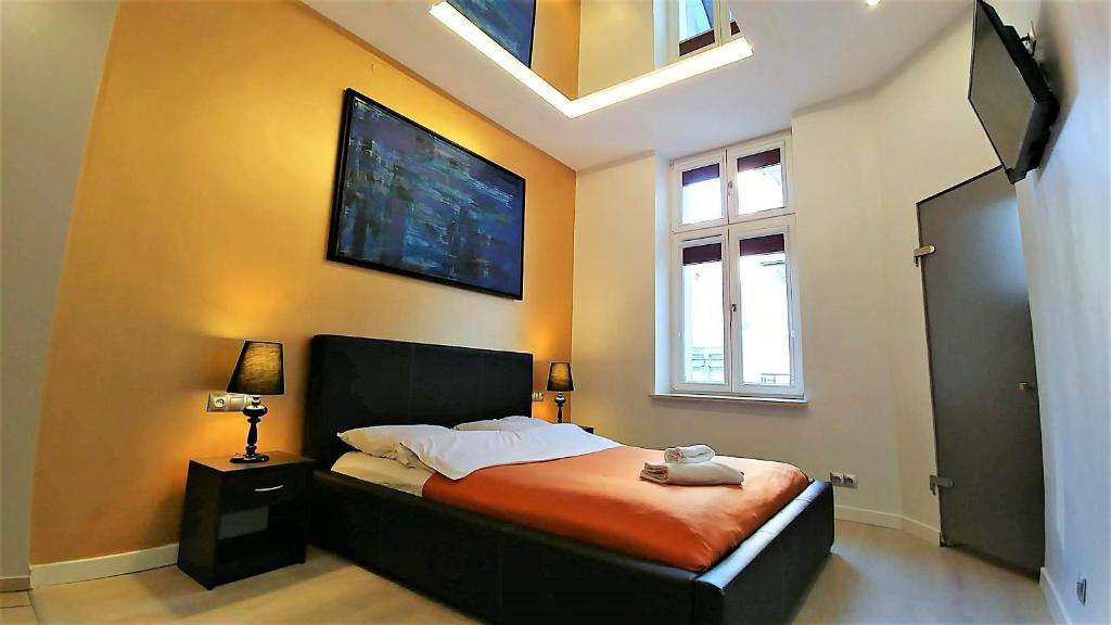 Image of Mirror Gold & Grey Studios