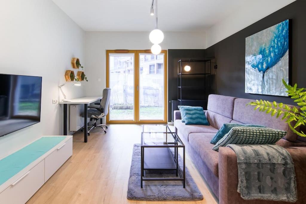 Image of Modern apt next to train station