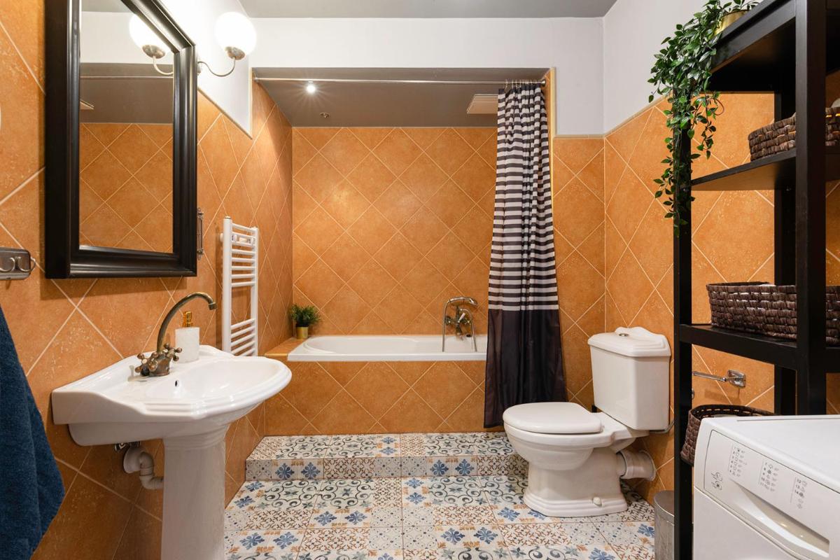 Image 2 of Negroni Apartments