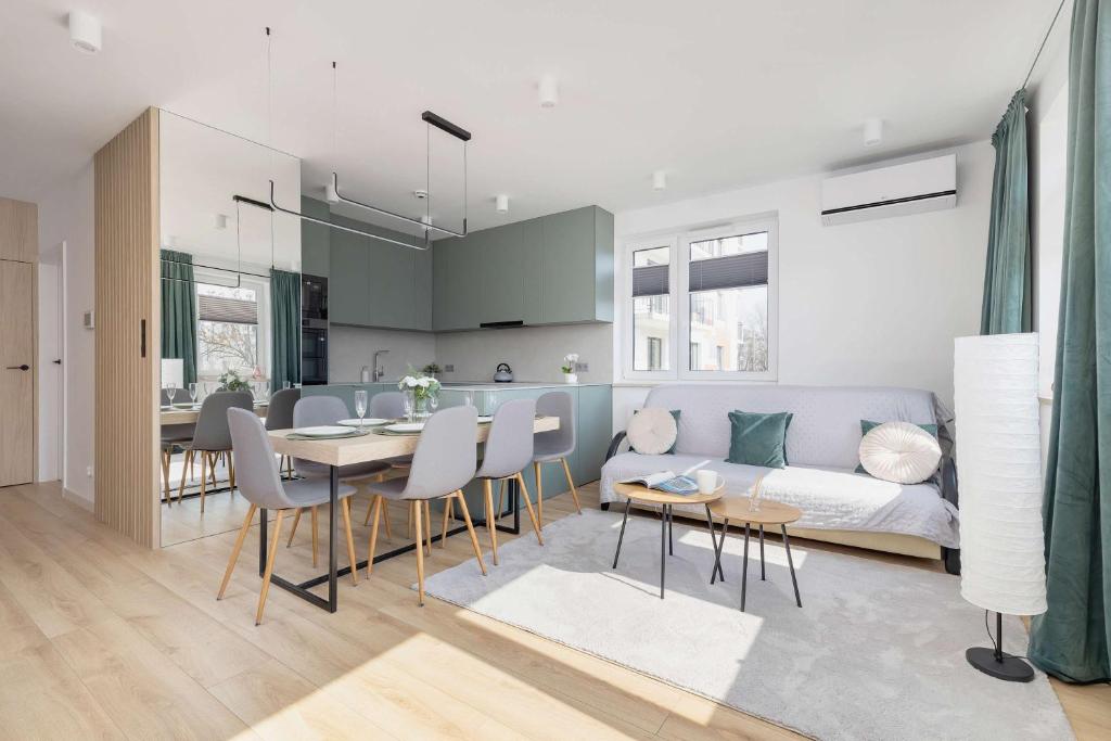 Image of Nowoczesny Rodzinny Apartament z Klimatyzacją i Parkingiem w Krakowie by Renters Prestige