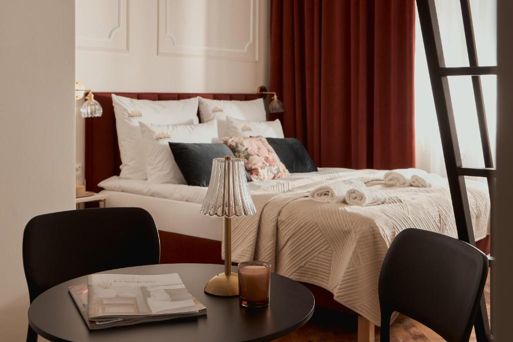Image of OLD TOWN Charm & Chic by Downtown Apartments