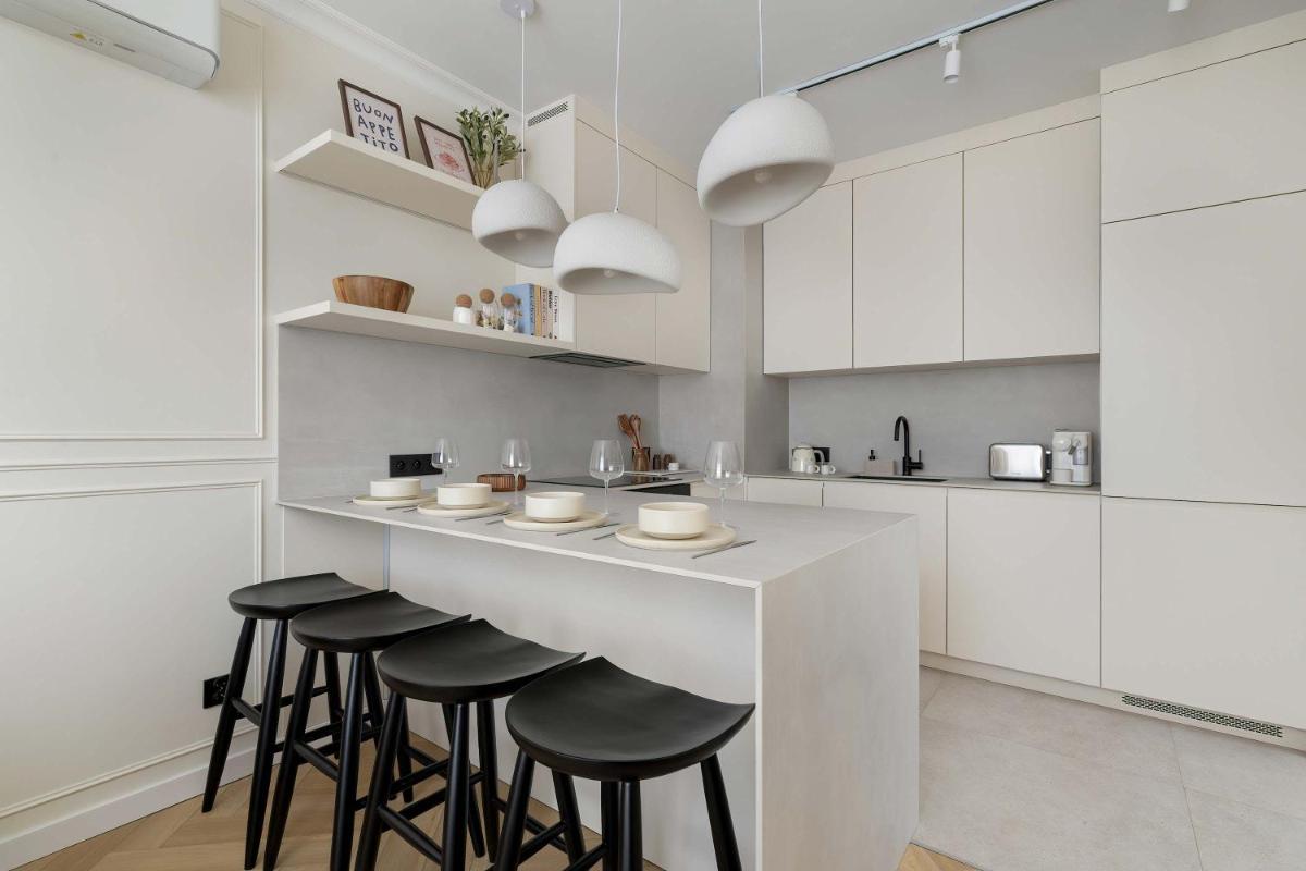 Image 3 of Prandoty Stylish Apartment with Balcony & Parking in Cracow Old Town by Renters Prestige