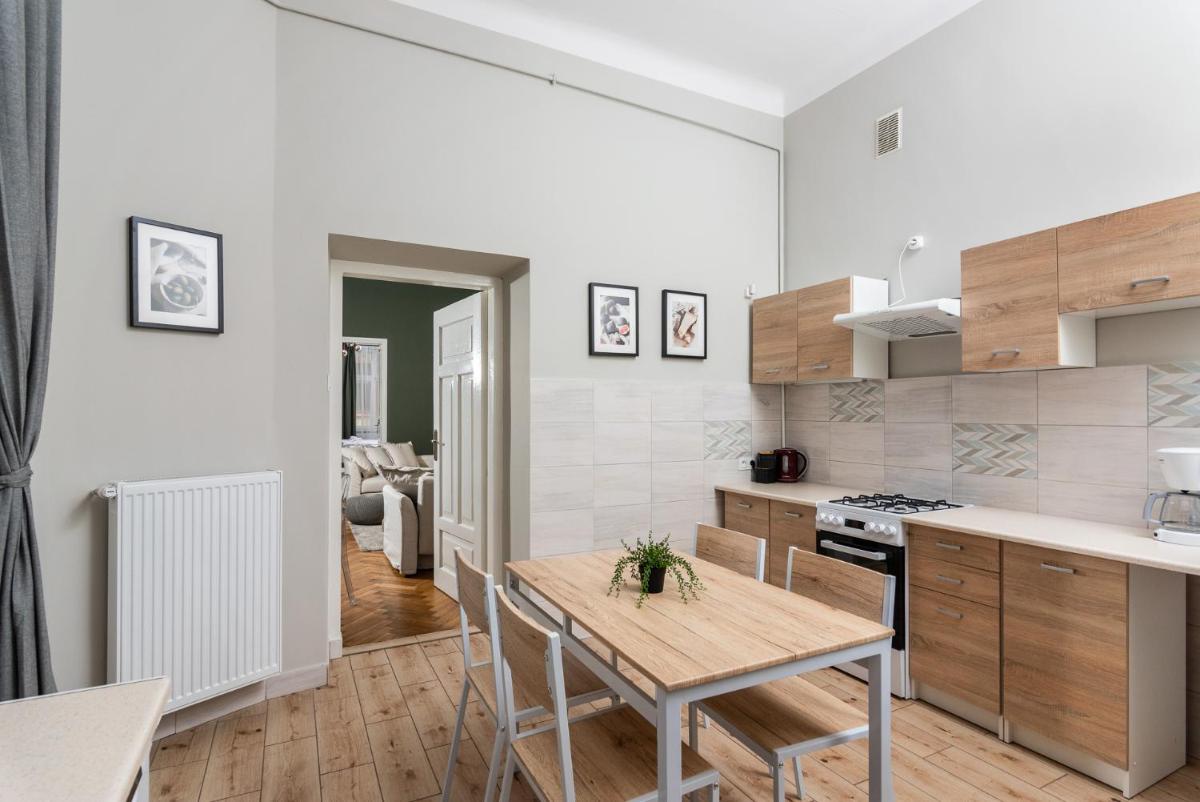 Image 3 of Przestronny Apartament w Centrum Krakowa – 12 osób – by Upstairs