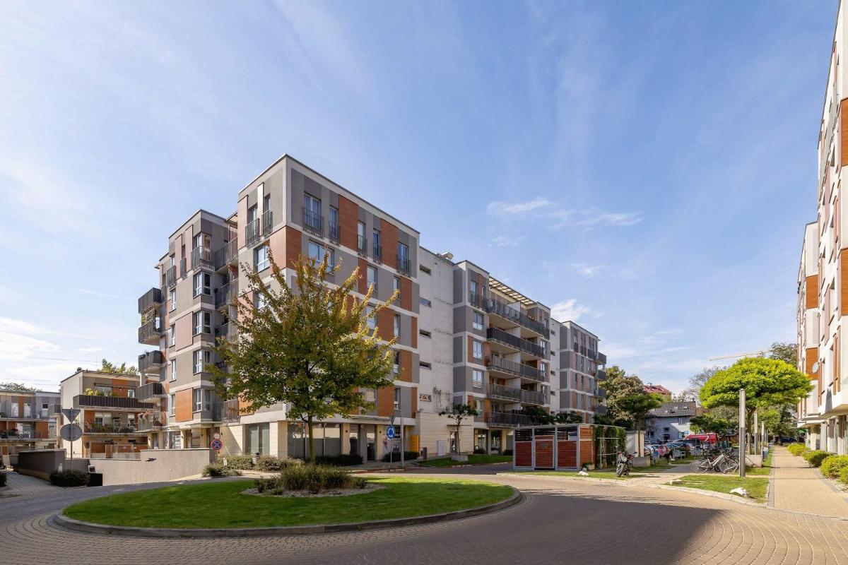 Image 4 of Przytulny i Przestronny Apartament w Krakowie z Parkingiem Biurkiem i 2 Balkonami by Noclegi Renters
