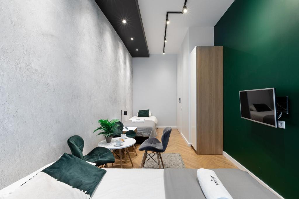 Image of Rainbow Apartments 3