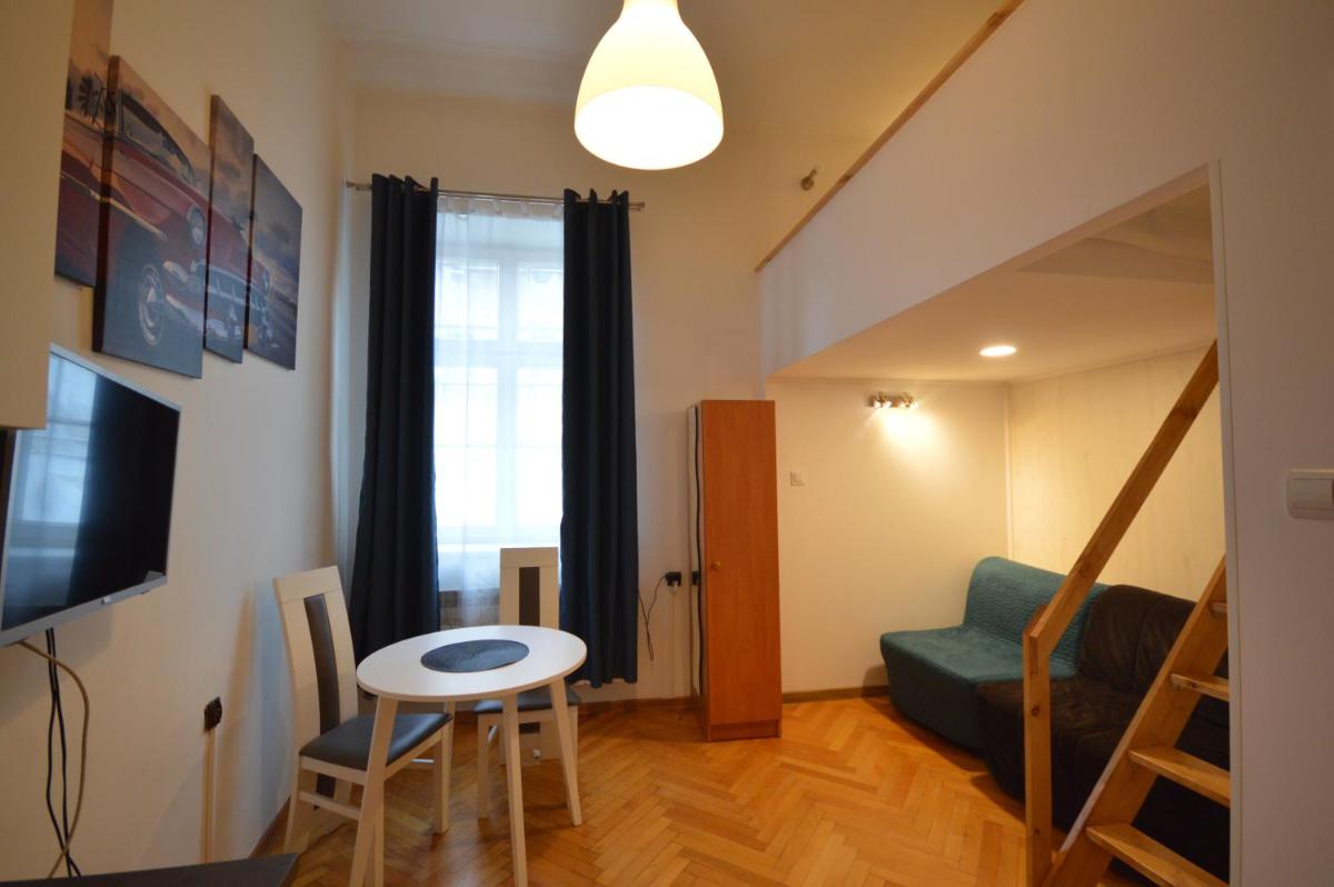 Image 4 of Royal Castle Apartments