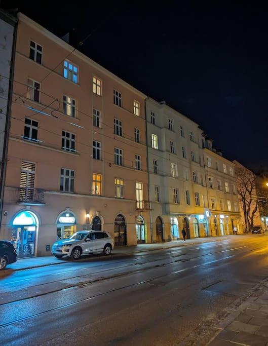 Image 4 of STAR66 Apartment, Air-cond