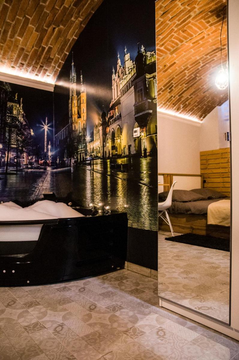 Image 5 of UNDERGROUND Jacuzzi Rooms