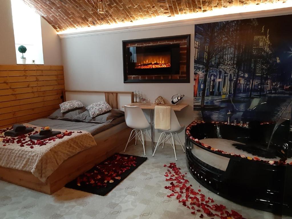 Image of UNDERGROUND Jacuzzi Rooms