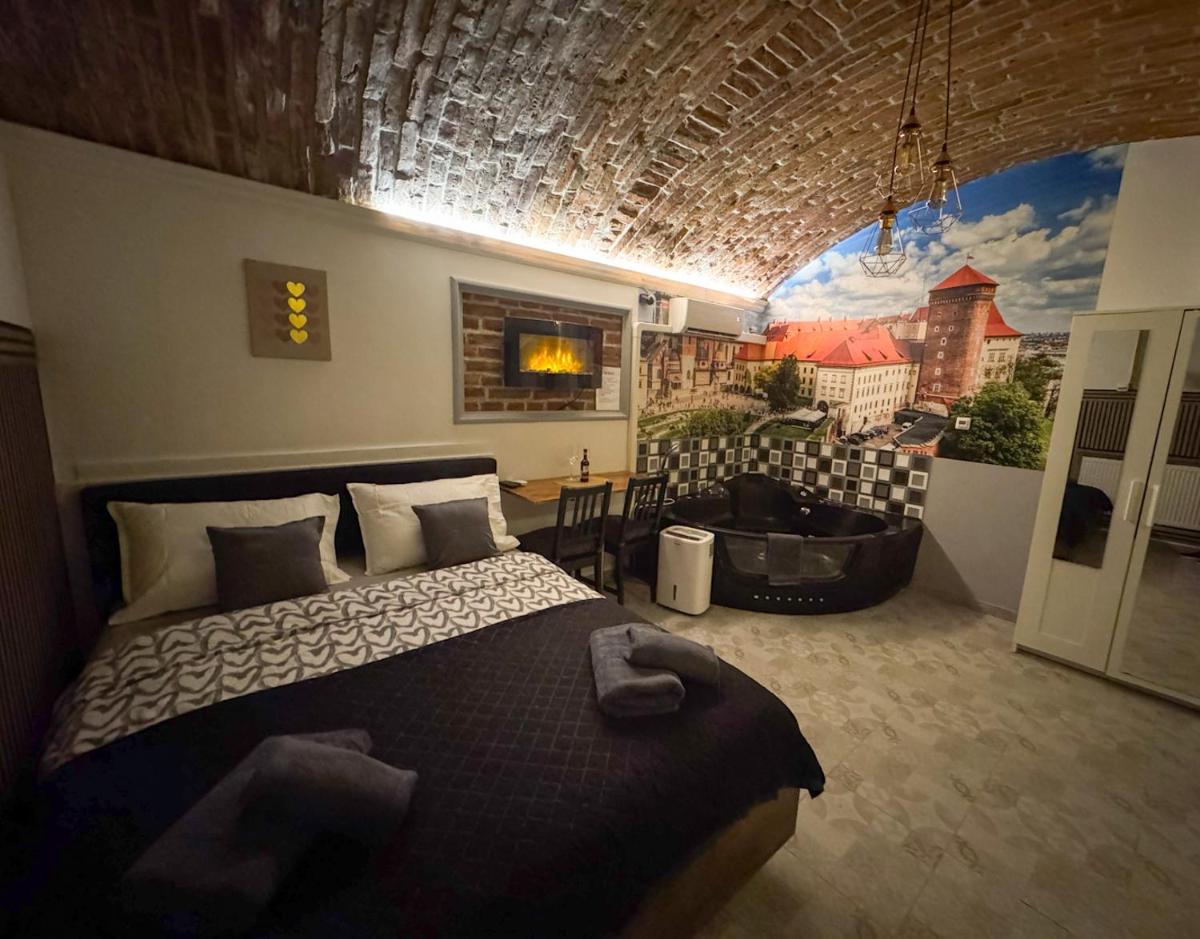 Image 1 of UNDERGROUND Jacuzzi Rooms