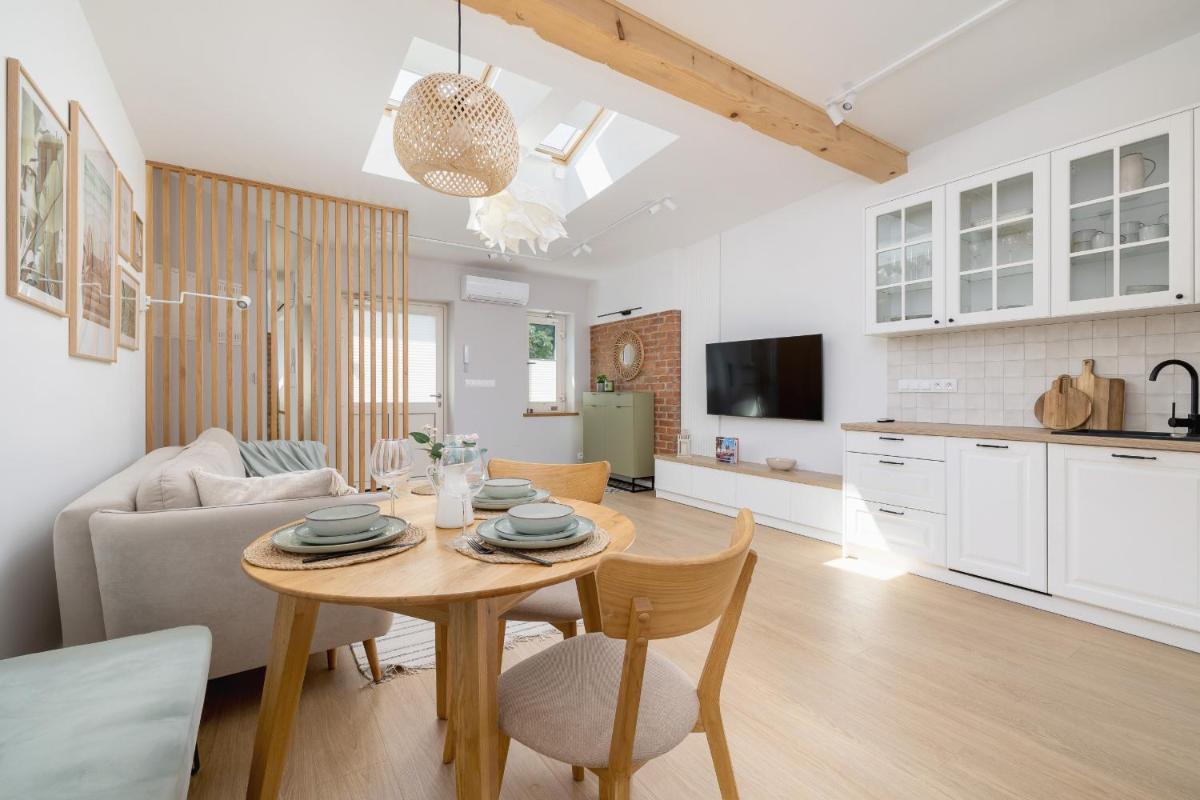 Image 3 of Unique Air-conditioned Apartment Dietla Cracow by Noclegi Renters