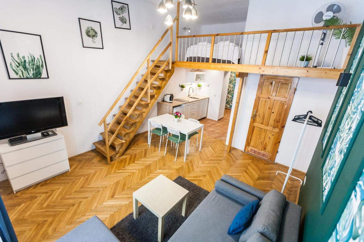 Image 4 of VINTAGE SZPITALNA APARTMENT