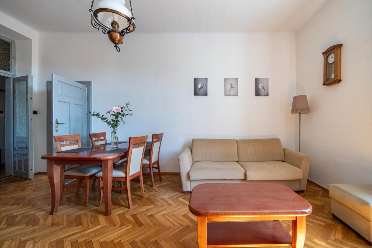 Image 3 of Vista View Apartment