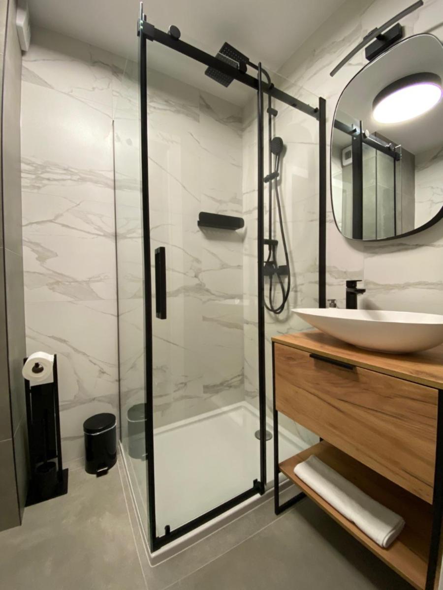 Image 2 of Vistula Avenue Apartment free Parking, Swimming Pool, Sauna & Gym