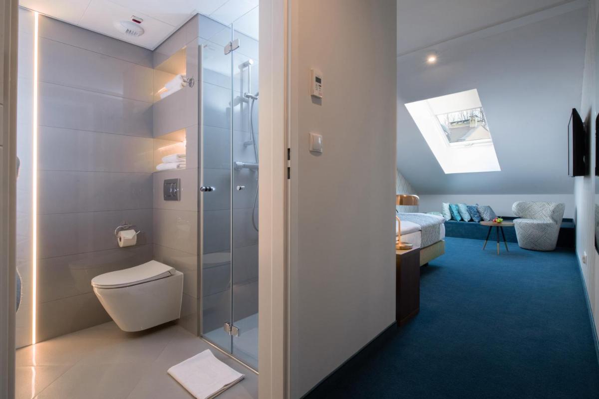 Image 2 of Xerion Hotel